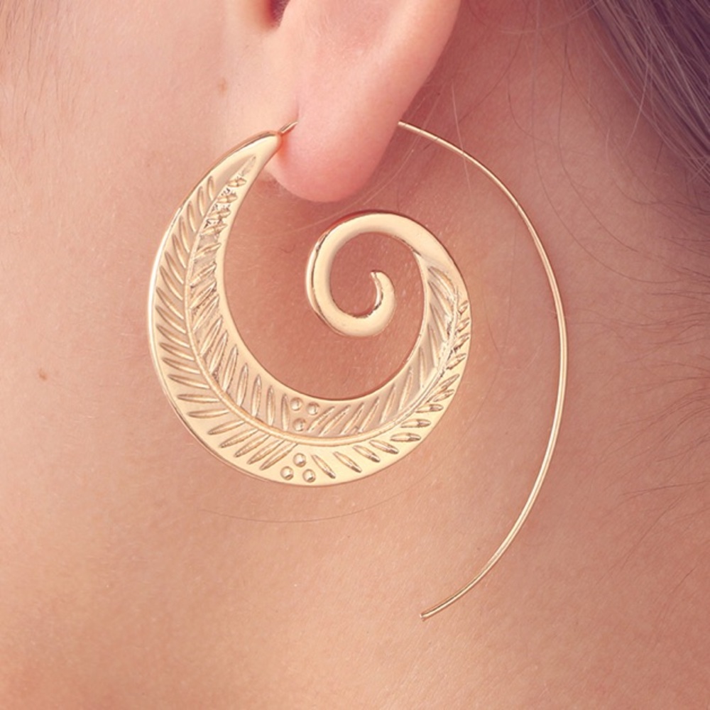 NWT Lightweight Seamless Spiral Drop Earrings